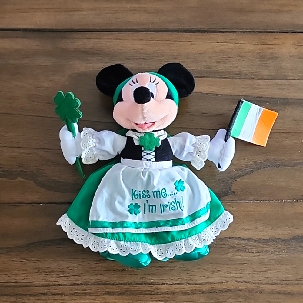 Vintage Minnie Mouse Ireland Epcot Stuffed doll